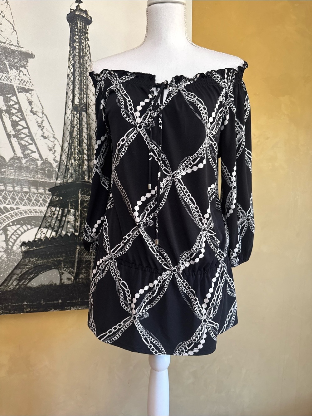 White House Black Market Black and White Chain-Print Top - Picture 4 of 5